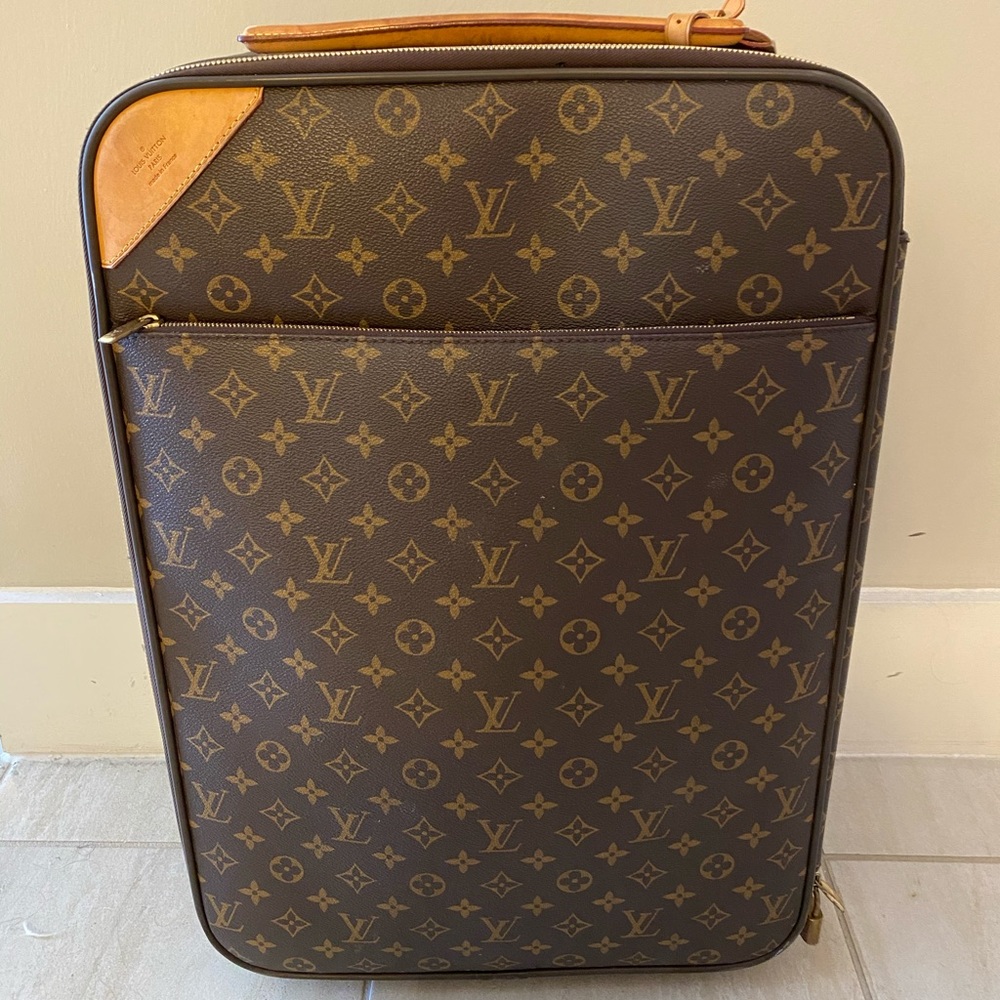 Louis Vuitton Carry On Luggage